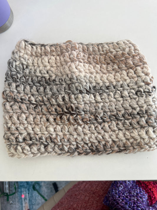 Artful knots cowl