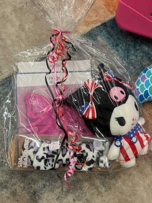 Hello kitty gift bag