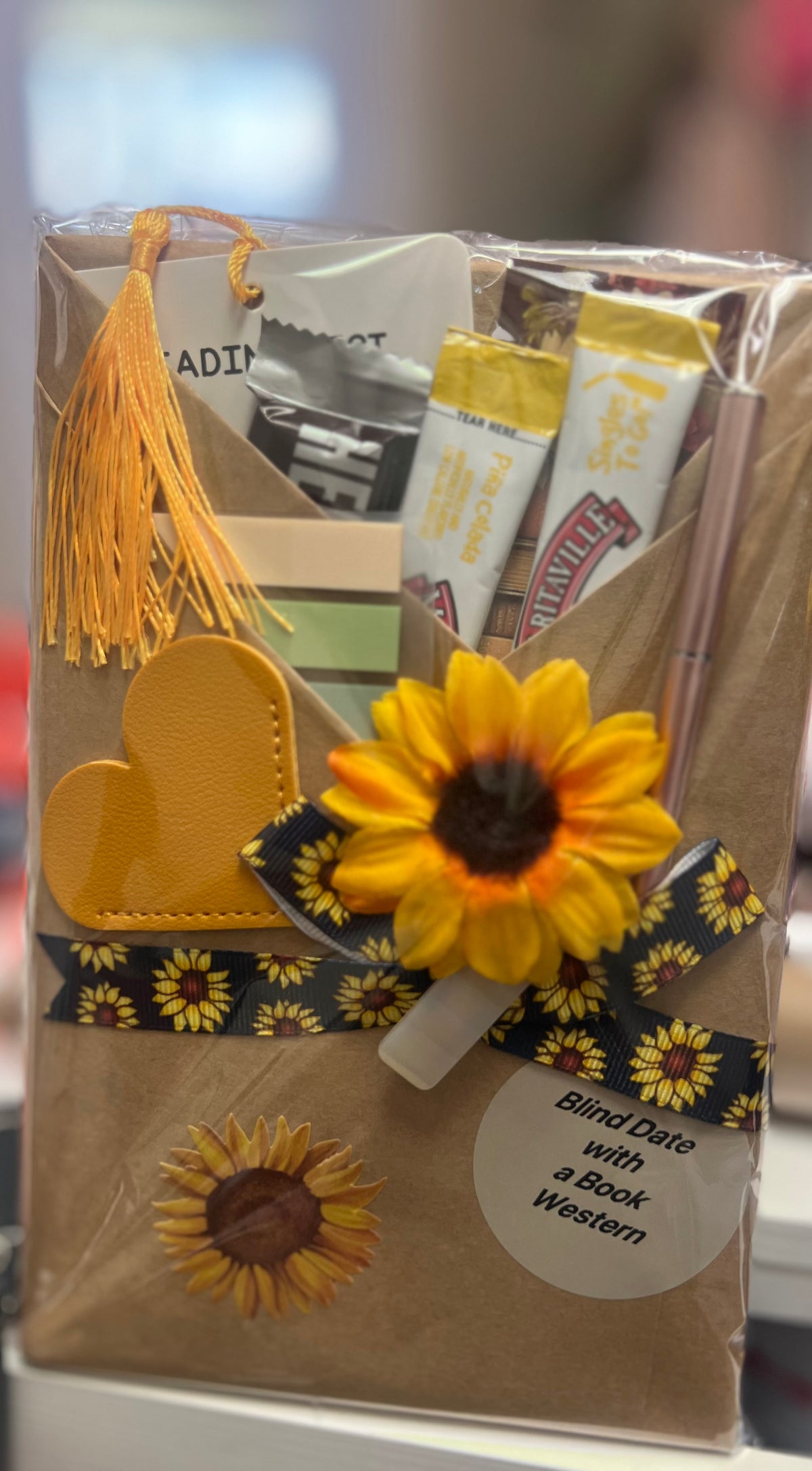 Blind date with a book “Western”