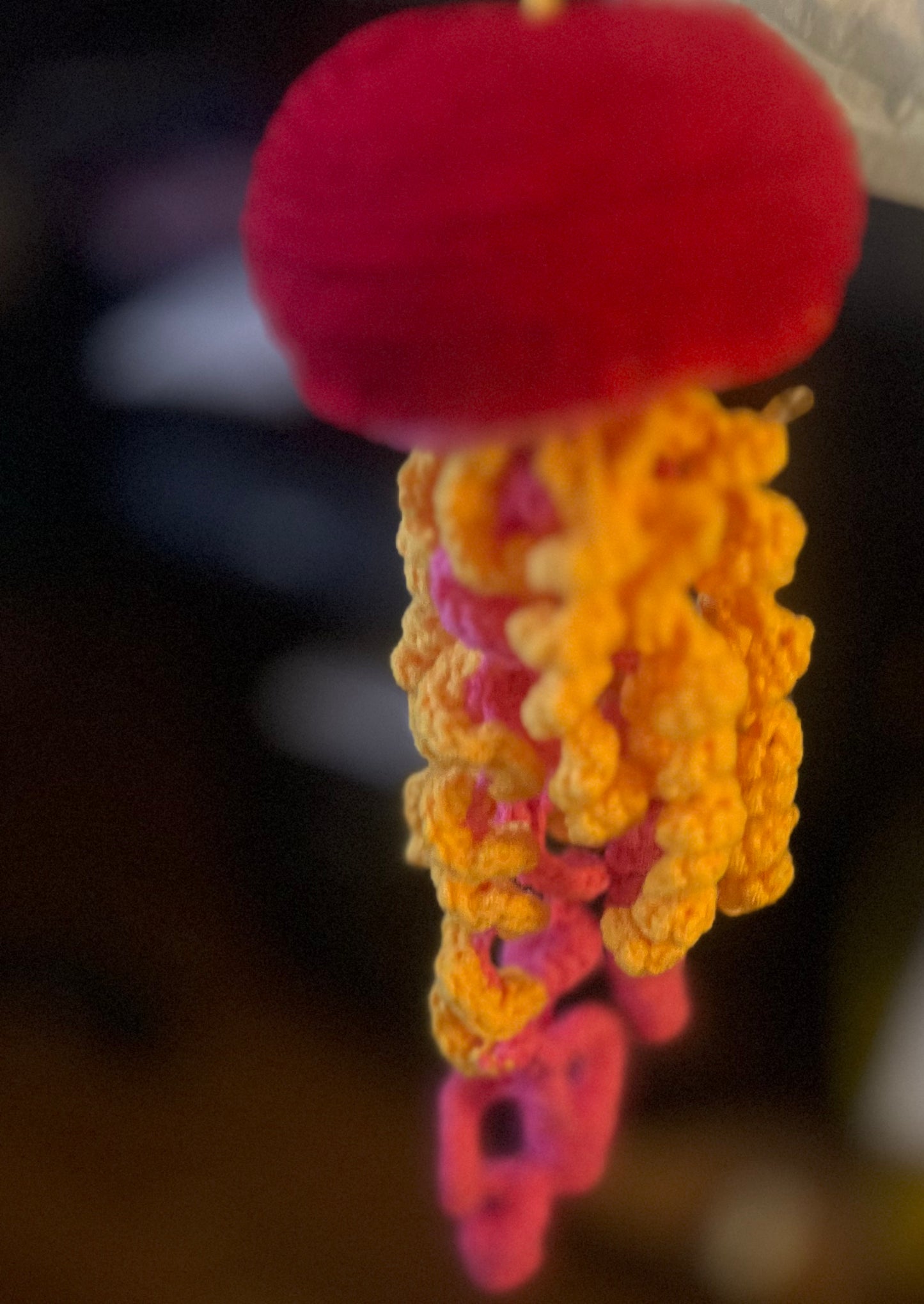 Artful knots small jellyfish